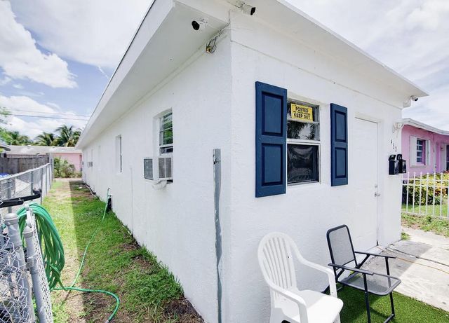 $375,000 | 430 Northwest 12th Avenue | Heart of Boynton