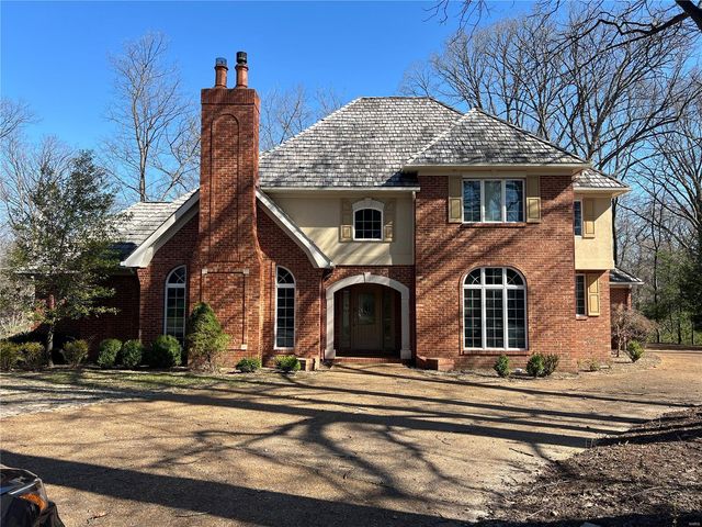 $570,000 | 1101 North Oxfordshire Lane | Edwardsville