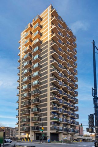 $2,200 | 6166 North Sheridan Road, Unit 24L | Granville Tower