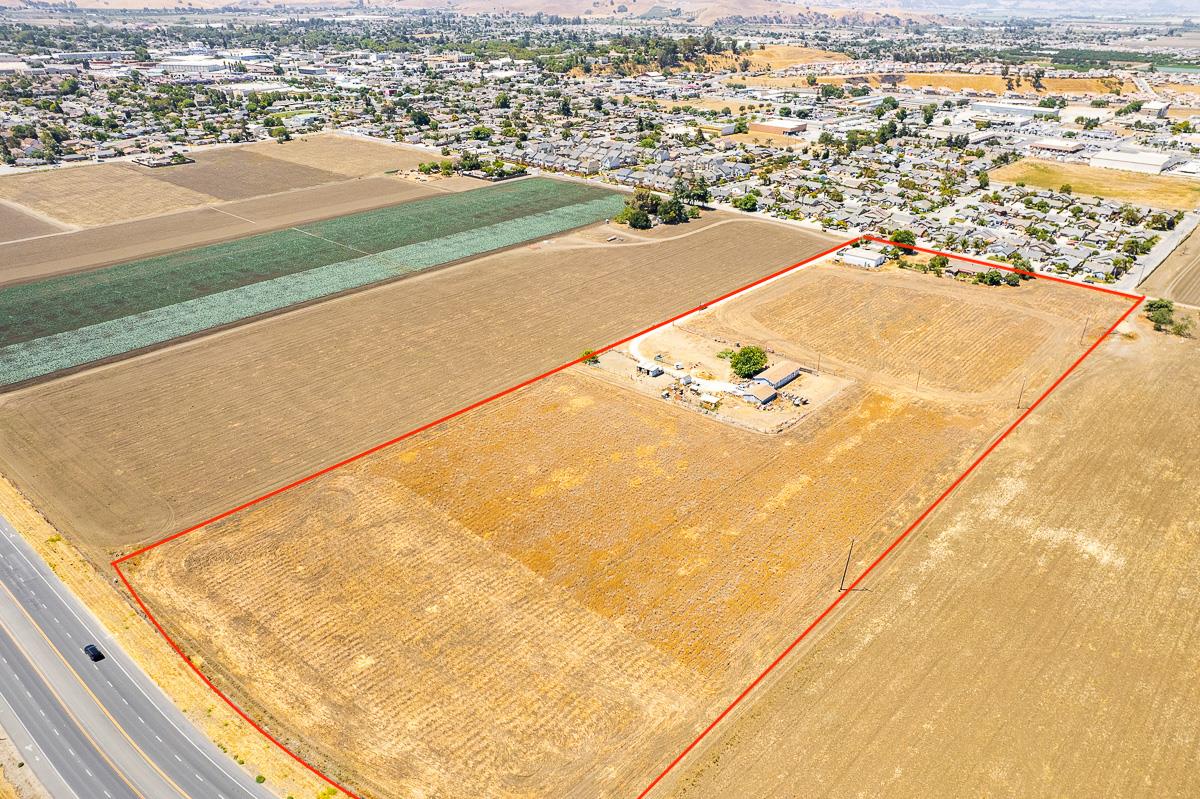 Commercial Development Land Along Hwy 25 in Hollister, CA - San