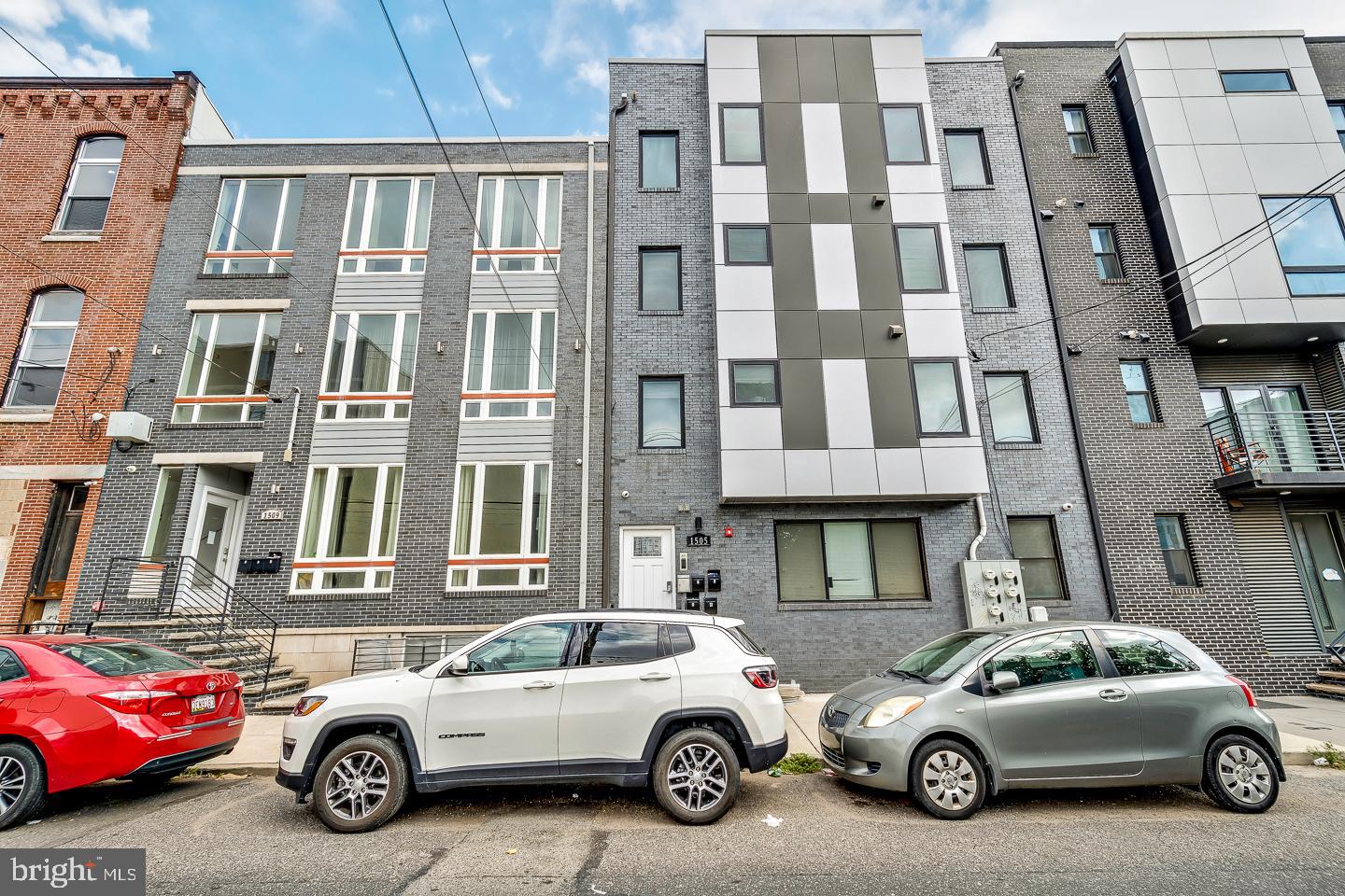 a car parked in front of a building