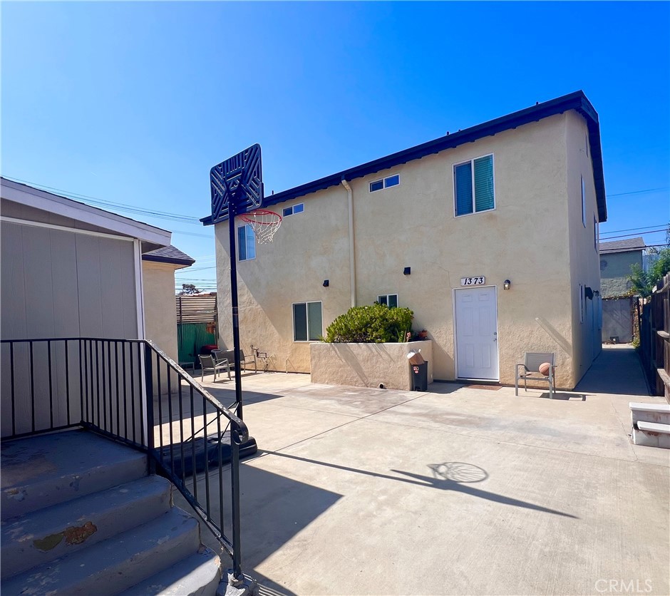 1375 West 37th Drive, Los Angeles, CA 90007 | Compass