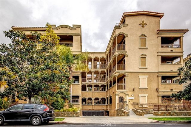 $1,183,000 | 432 South Willaman Drive, Unit 104 | Beverly Center-Miracle Mile