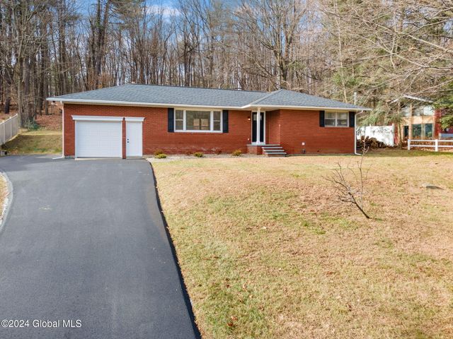 $374,900 | 18 Denison Road | Colonie