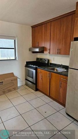 $2,100 | 4061 North Dixie Highway, Unit 22 | Central Oakland Park