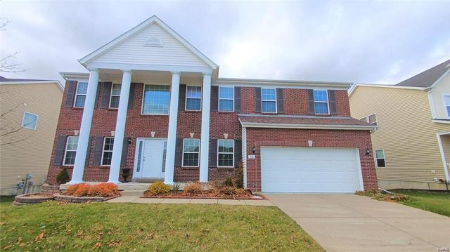 $2,595 | 90 Fountainview Drive | Saint Charles