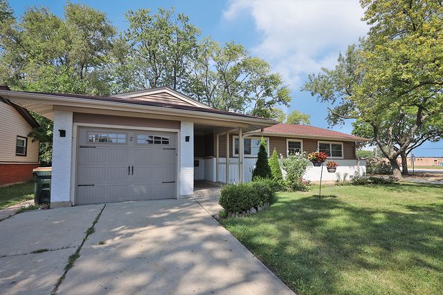 $2,900 | 2 Wildwood Road | Elk Grove Village