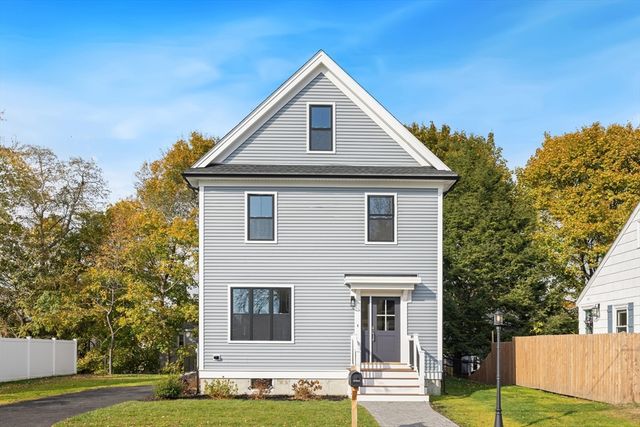 $920,000 | 32 Swan Street | North Beverly