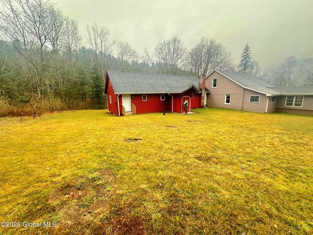 $379,000 | 169 Route 17 Jewett Ny 12444 | Deposit center