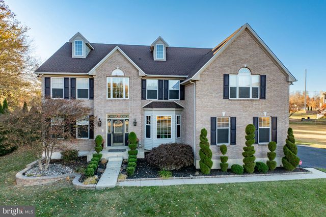 $695,000 | 110 West Abbey Drive