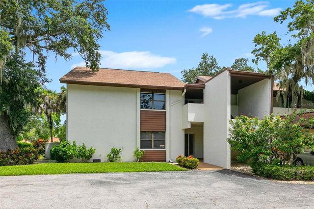 $249,000 | 6071 Fairway Lane, Unit 1424 | Bradenton