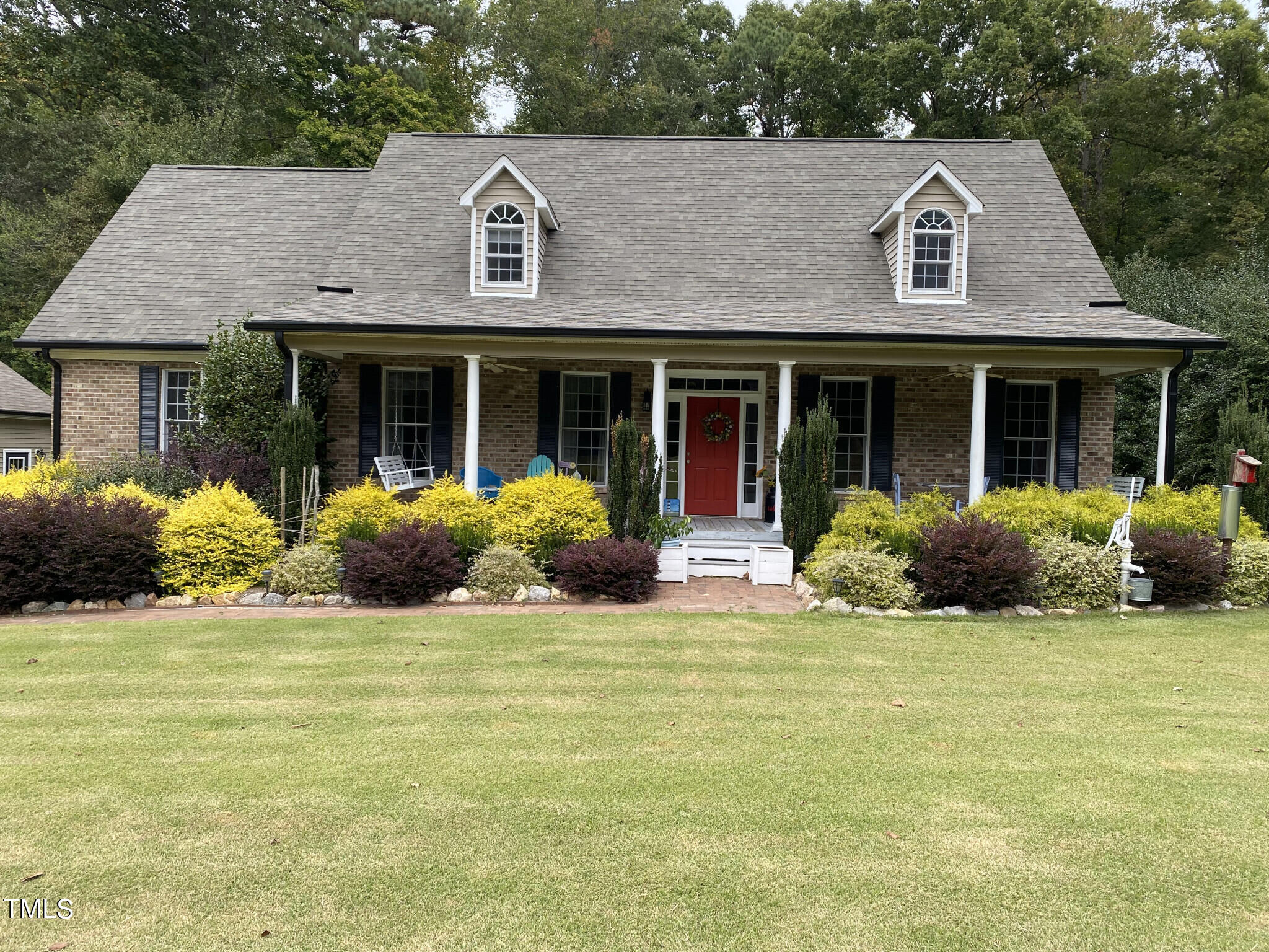 a view of a house with a outdoor space