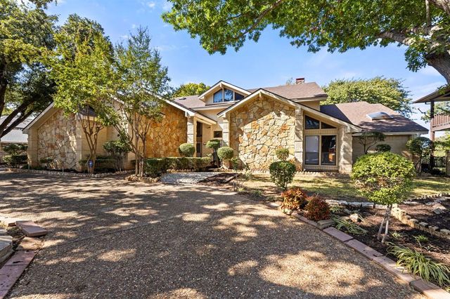 $699,000 | 2005 Shadow Ridge Drive | North Arlington