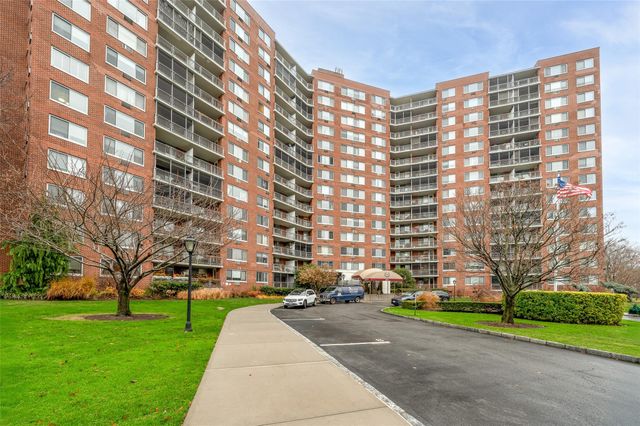 $299,000 | 220-55 55 46th Avenue, Unit 5R | Little Neck