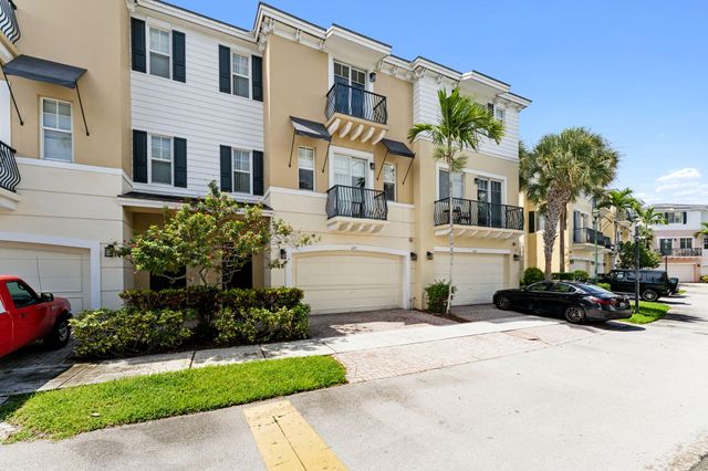 $4,200 | 671 Northwest 38th Circle | Boca Raton Hills