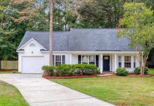 $324,500 | 102 St Benets Place | Summerville