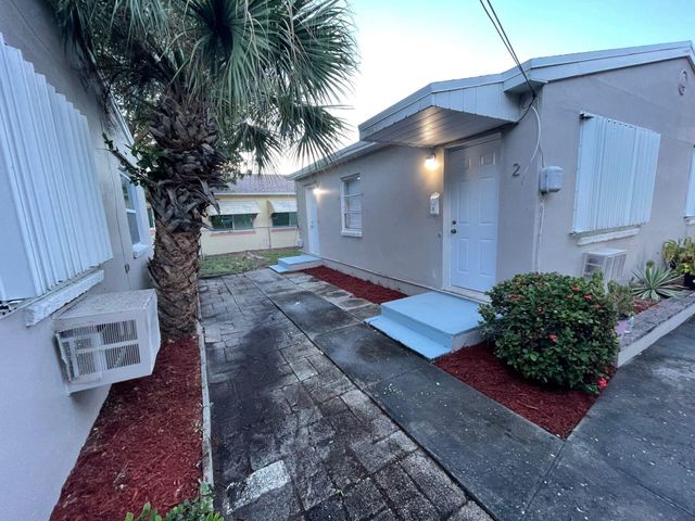 $1,399 | 178 East 27th Street, Unit 2 | Downtown Riviera Beach