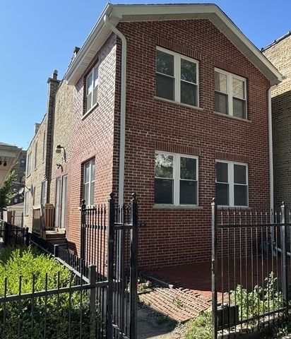 $674,900 | 7522 North Wolcott Avenue | East Rogers Park