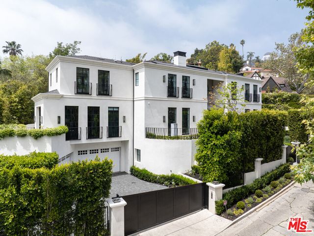 $12,750,000 | 2331 Chislehurst Drive | Los Feliz