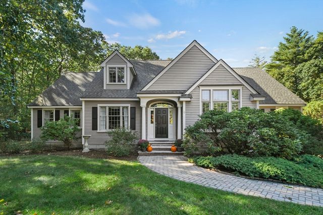 $1,275,000 | 18 Hood Farm Road | Linebrook