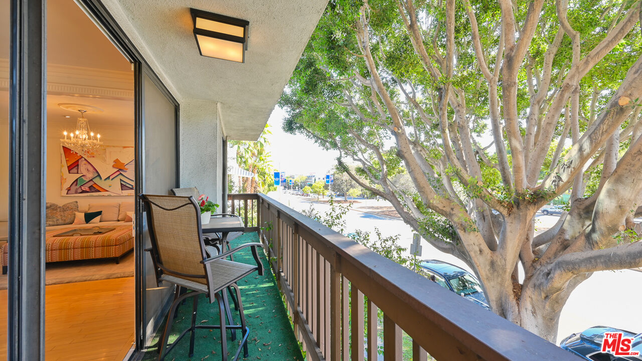 8871 Burton Way Unit 105 West Hollywood CA 90048 Compass