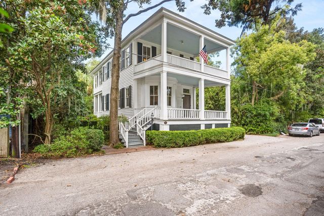 $1,250,000 | 406 East Street | The Point