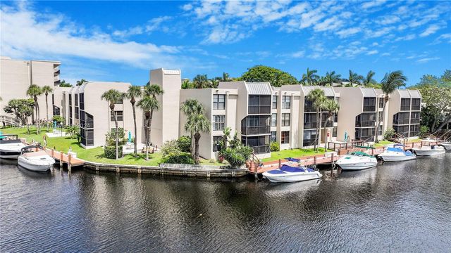 $525,000 | 2 Royal Palm Way, Unit 1010 | Southeast Boca Raton