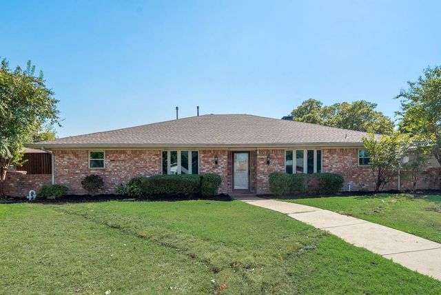 $464,900 | 3304 Lynbrook Drive | Plano