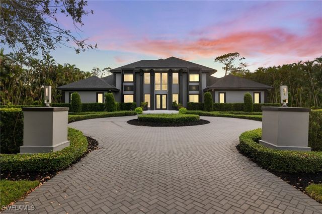 $2,650,000 | 13792 Pine Villa Lane | Villas