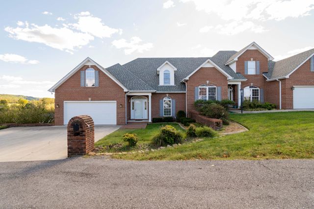 $379,900 | 202 Houston Hills Drive | Woodbury