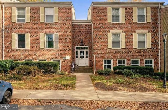 $2,050 | 872 Quince Orchard Boulevard, Unit 872P2 | Gaithersburg