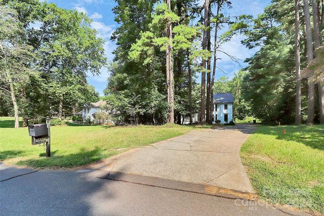 $2,300 | 14301 Hackamore Drive | Matthews