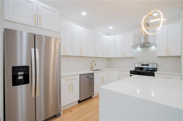 $1,199,000 | 40 Corbin Place | Brighton Beach