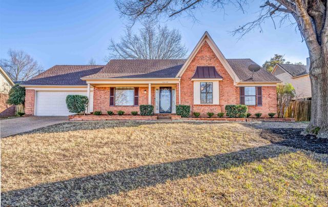 $369,900 | 6635 Stonetrace Drive | Bartlett