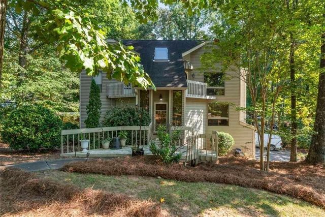 $599,900 | 2915 Pond View Court | East Cobb