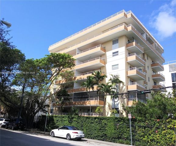 $449,000 | 3304 Virginia Street, Unit 3B | The Grove