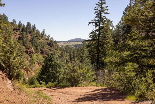 $910,000 | Balanced Rock Road