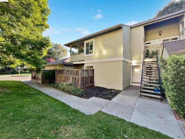 $693,000 | 1023 Delna Manor Lane | Willow Glen