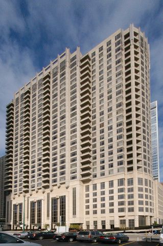 $2,950 | 530 North Lake Shore Drive, Unit 2506 | Near North Side