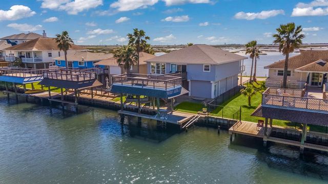 $653,000 | 1285 Blue Heron Drive | Bayou Vista