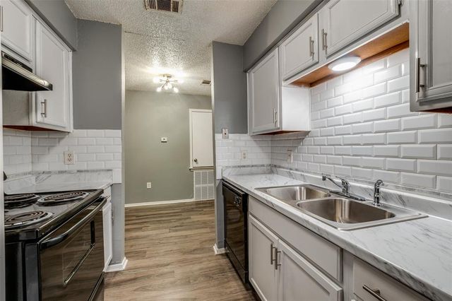 $895 | 9696 Walnut Street, Unit 1707 | Trinity Meadows Condominiums