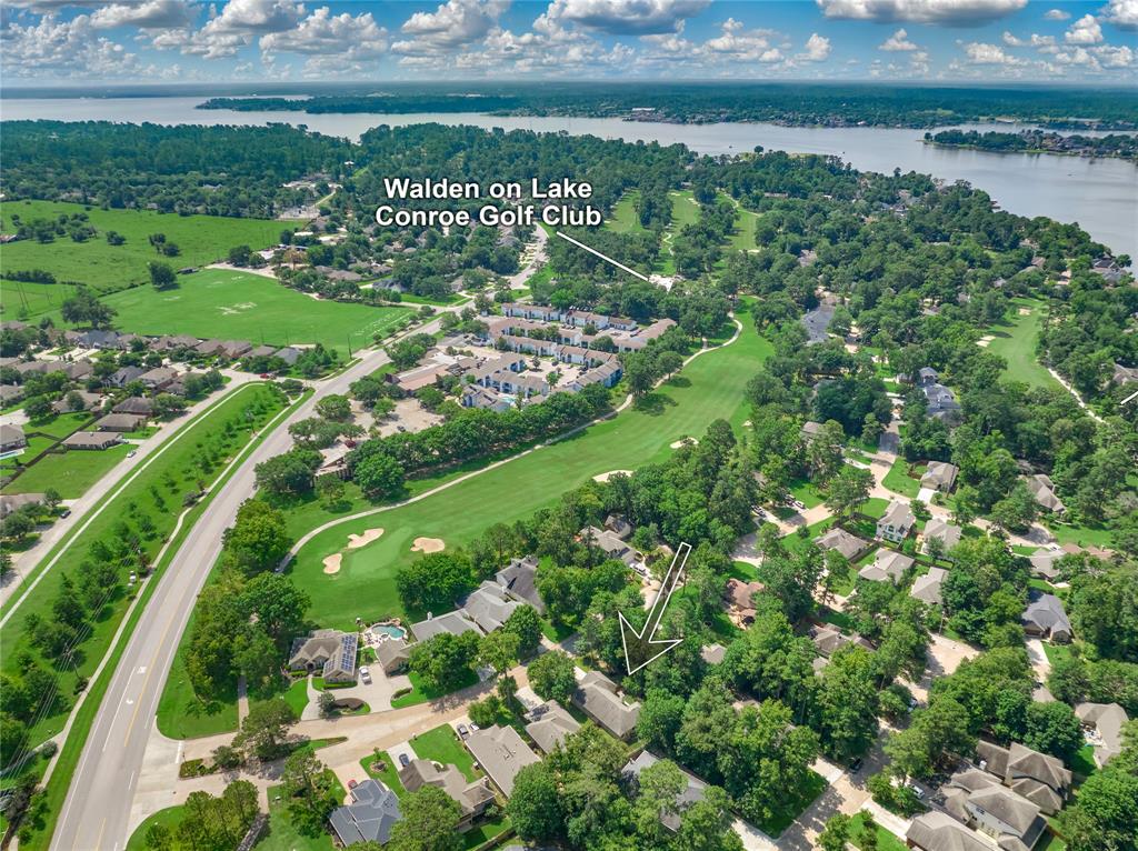 The perfect location in Walden of Lake Conroe. Walking distance to the Golf Club and the lake.