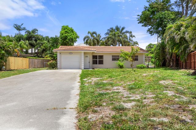 $634,500 | 215 Northwest 35th Street | Boca Raton Hills