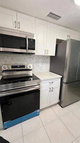 $183,000 | 300 Northeast 20th Street, Unit 6060 | Northeast Boca Raton