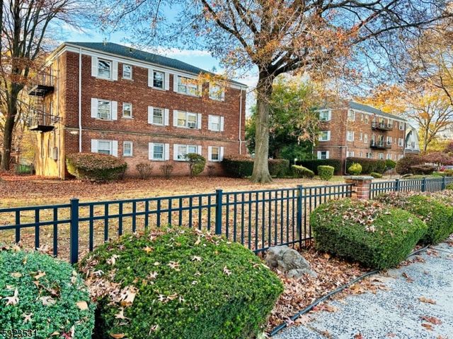 $1,600 | 88 Forest Hill Parkway, Unit 1G | Forest Hill