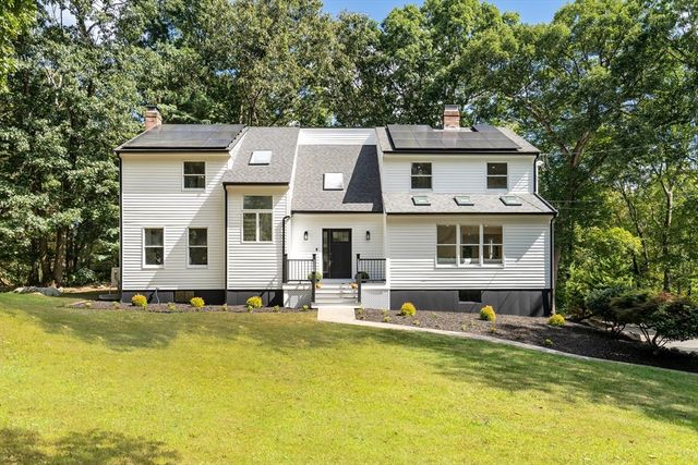 $1,695,000 | 95 Country Club Road | Dedham