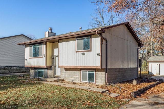 $319,900 | 2493 Skillman Avenue East | North St. Paul