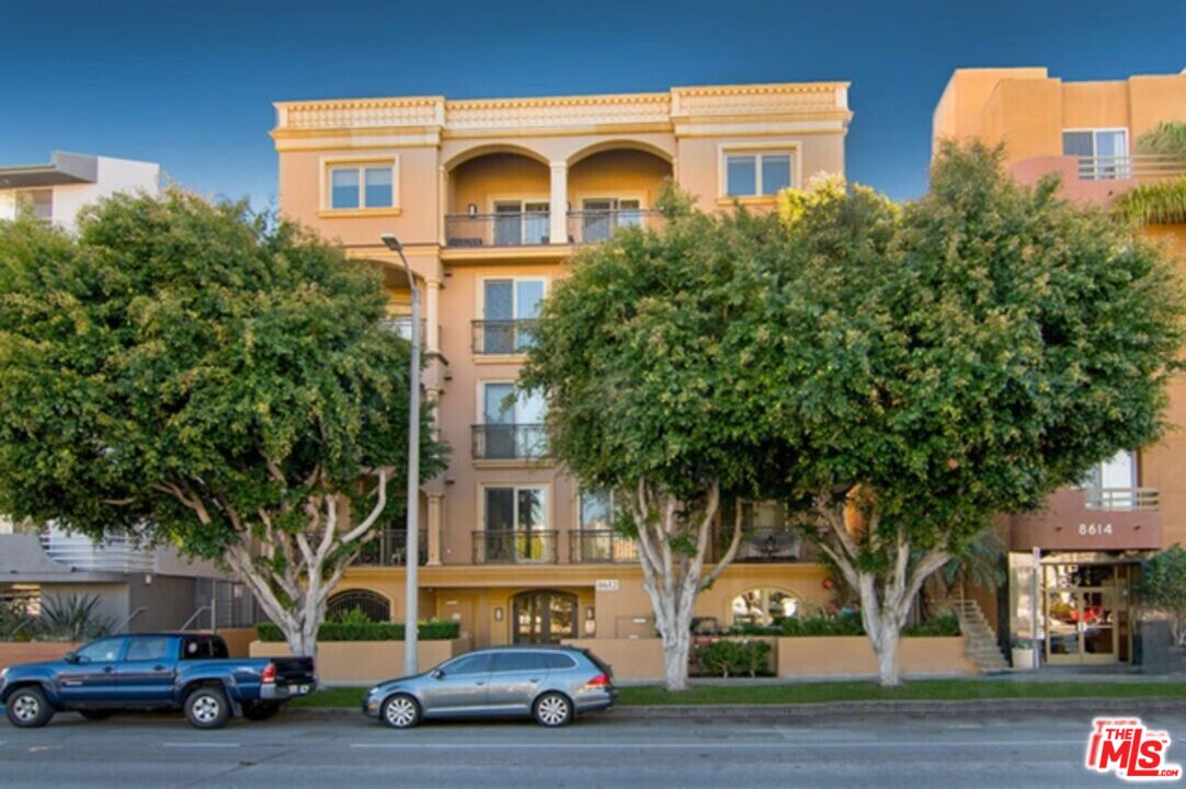 8612 Burton Way Unit 303 Los Angeles CA 90048 Compass