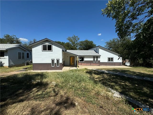 $364,900 | 203 North Spring Street | Lampasas