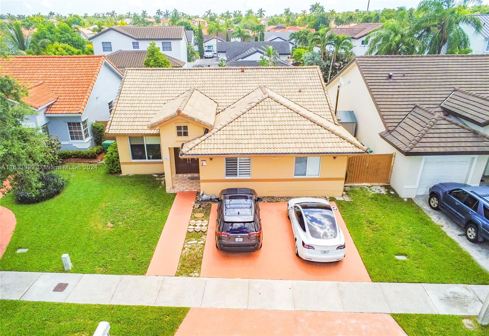 front view of house with a yard